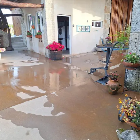 Apartman A Estrenar Construccion Tradicional En Pleno Corazon Da Ribera Sacra Celeiros