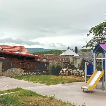 A Estrenar Construccion Tradicional En Pleno Corazon Da Ribera Sacra Apartman