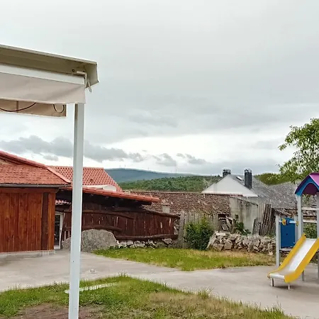 A Estrenar Construccion Tradicional En Pleno Corazon Da Ribera Sacra * Celeiros