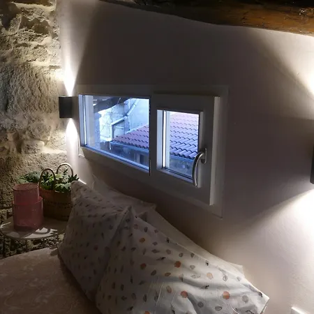 A Estrenar Construccion Tradicional En Pleno Corazon Da Ribera Sacra Celeiros